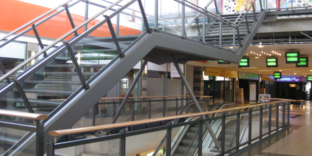 Treppe im Mallbereich Hallescher Einkaufspark
