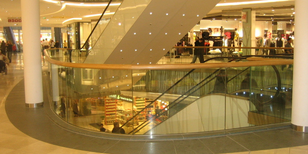 Ganzglasgeländer Einkaufszentrum Nordheide Münschen